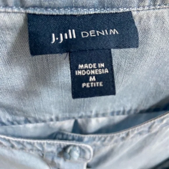 J Jill Denim Button Down Size Medium Petite - Picture 5 of 8